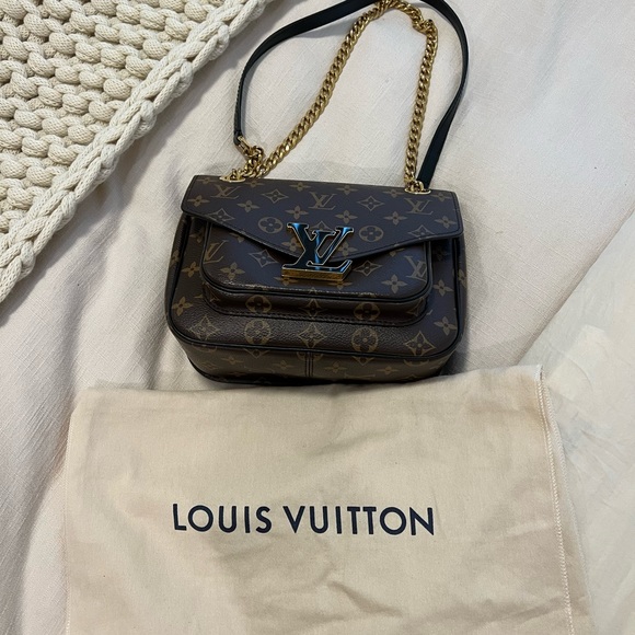 Louis Vuitton Passy - Picture 3 of 3